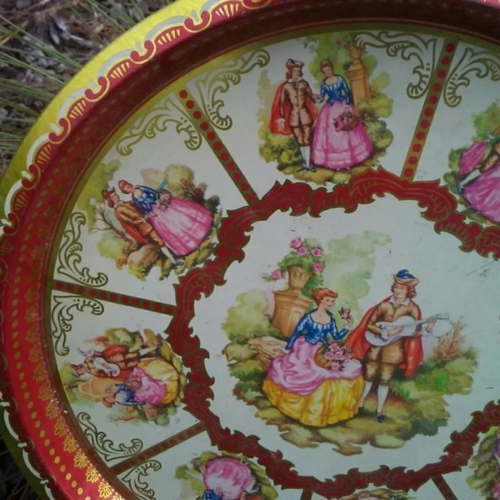 Beautiful Vintage Tin Tray - 12